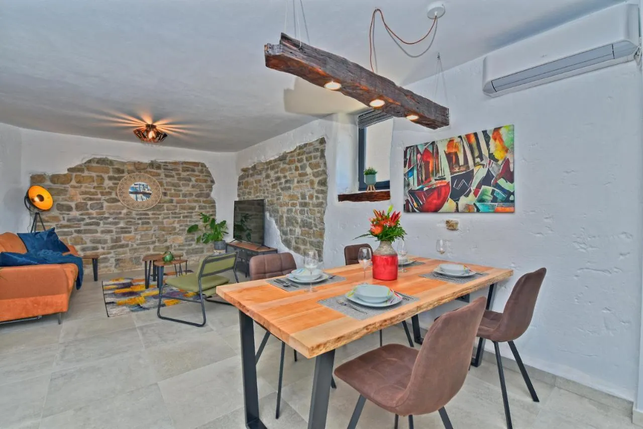 Villa Marusici 2140 Holiday home Marusici (Istria)