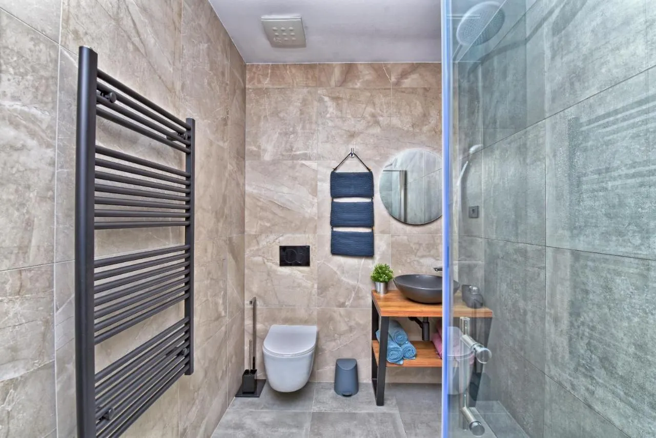 Villa Marusici 2140 Holiday home